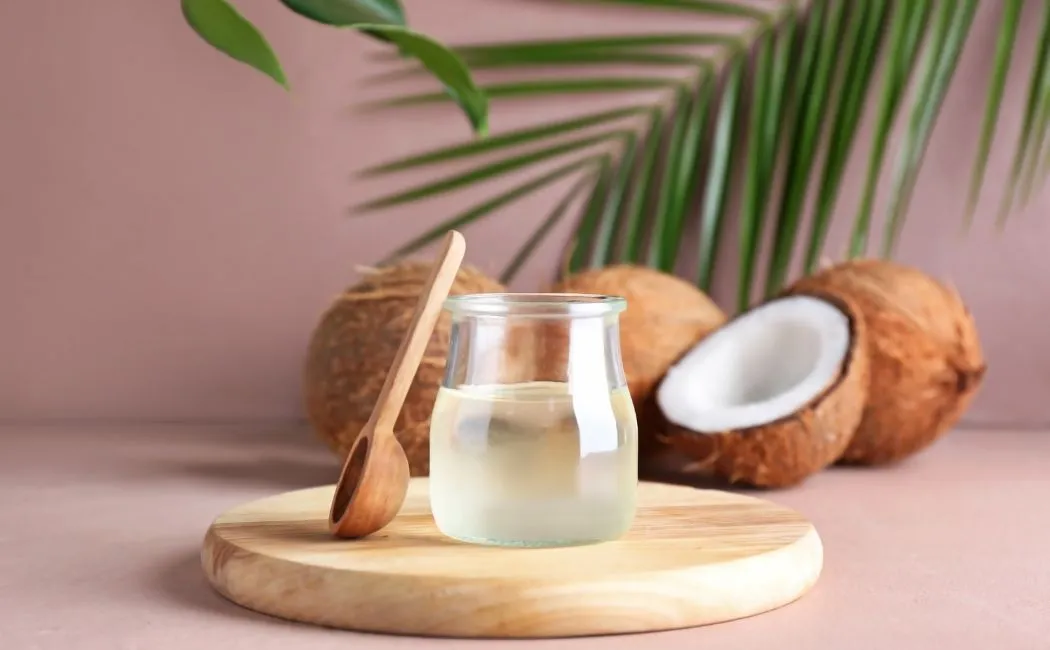 Odkrywamy korzyści z olejku kokosowego w codziennej pielęgnacji włosów