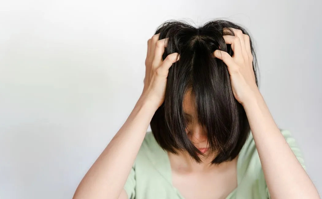Zdrowe włosy bez łupieżu – przegląd skutecznych metod