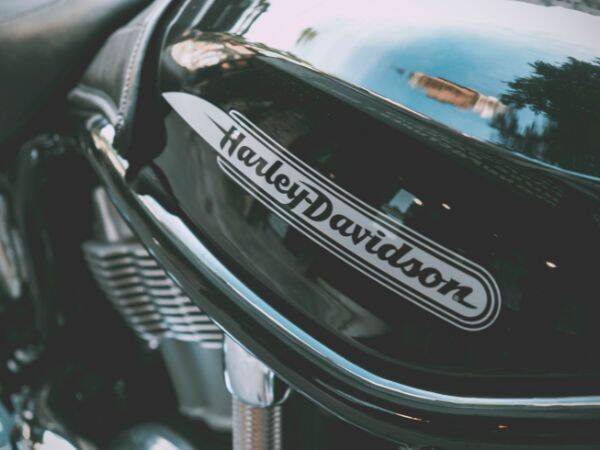 Za kierownicą elektrycznego Harleya: Przemyślenia współczesnego motocyklisty